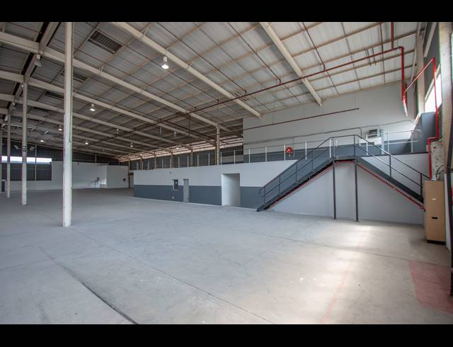 5,410M² WAREHOUSE TO LET IN RANDJESPARK